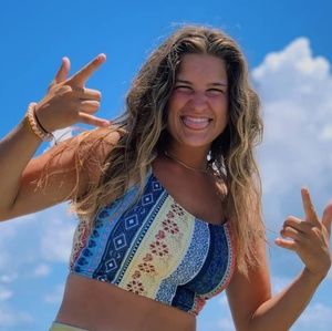 Meet your Posher, Ella